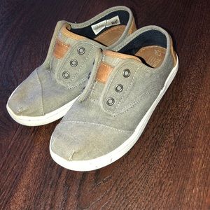 Toddler boy toms